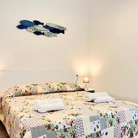 Con Giardino, Piscina E Vista Mare *