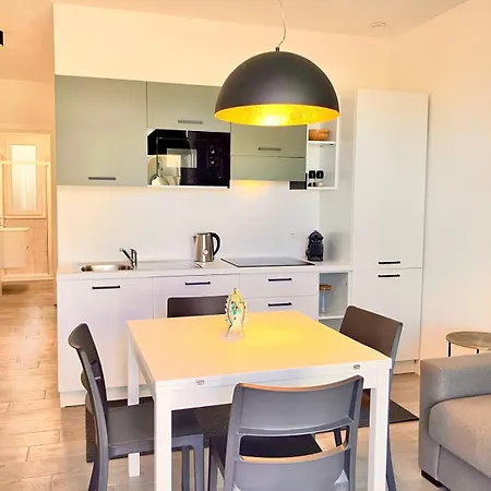 Διαμέρισμα Con Giardino, Piscina E Vista Mare