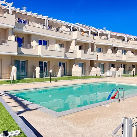 Daire Con Giardino, Piscina E Vista Mare