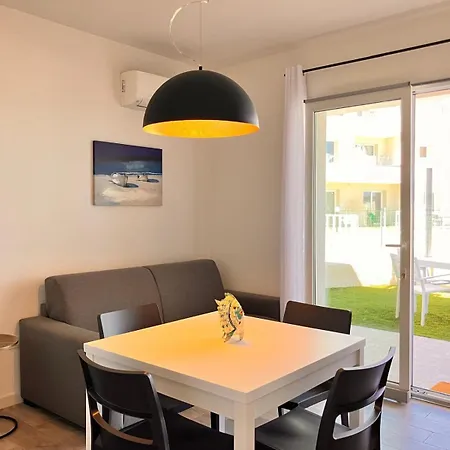 Con Giardino, Piscina E Vista Mare *